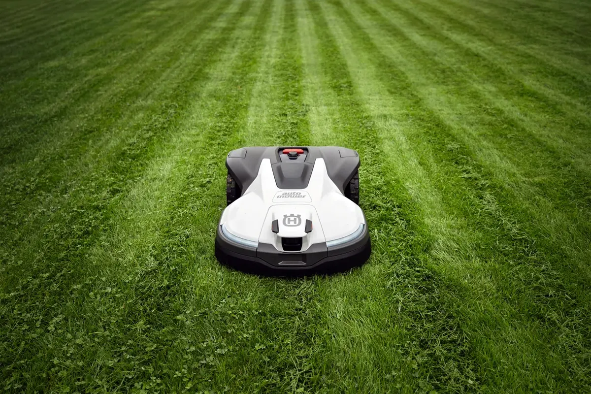 Husqvarna Automower 430VE NERA za velike trate do 4800m2