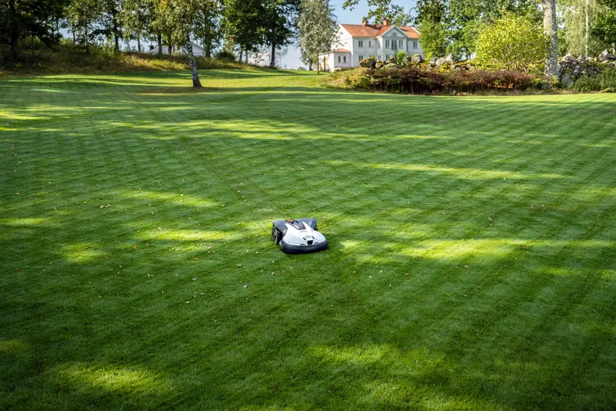 Husqvarna Automower 450V NERA za trate do 7500 m2