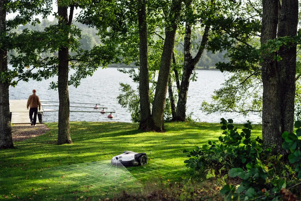 Husqvarna Automower 450V NERA za velike travnate površine do 7500 m2