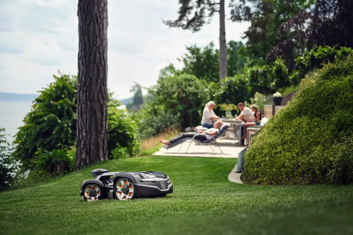 Husqvarna robotska kosilnica automower 435x NERA GPS sledenje in ultrazvocno zaznavanje ovir