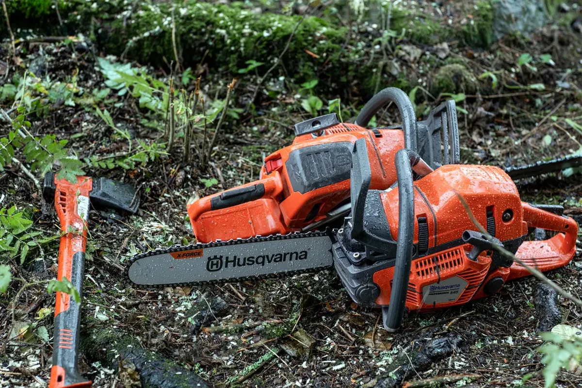 Husqvarna 550 XP Mark II za profesionalno delo v gozdu